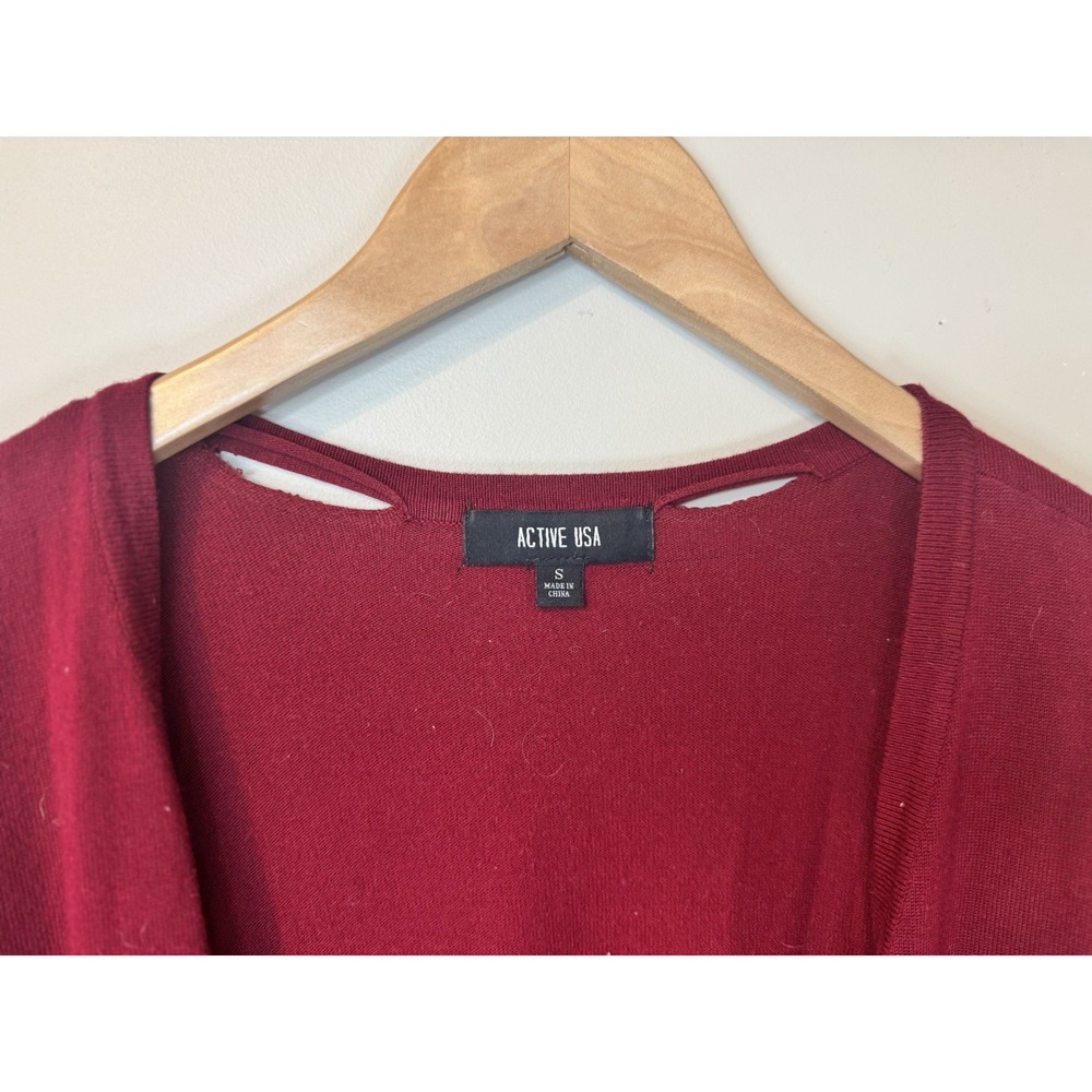 Active USA Classic Women's Sweater Red With Buttons & Sleeve Buttons Size Small - Picture 3 of 9